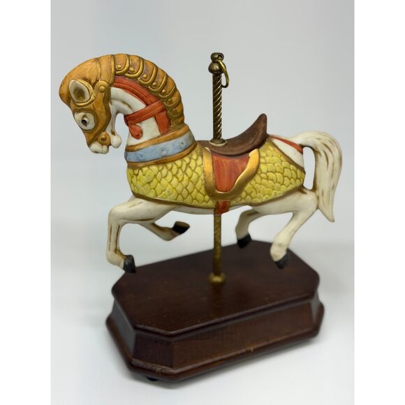 VTG Porcelain Carousel Horse Music Box 8" Taiwan Wood Base Plays Carousel Waltz - Picture 7 of 7